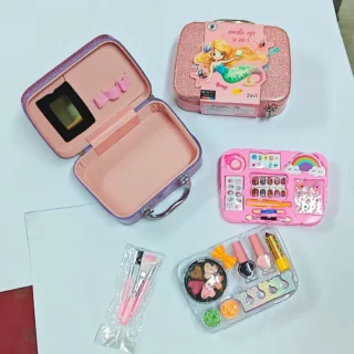 Makeup Kits For Kids in 2 Different Colours